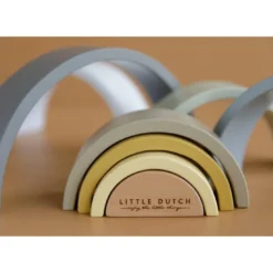 Little Dutch Regenboog Stapelaar - Blue 7 Little Dutch Regenboog Stapelaar - Blue -Kinder Plez Verkoopwinkel little dutch regenboog stapelaar blue 1