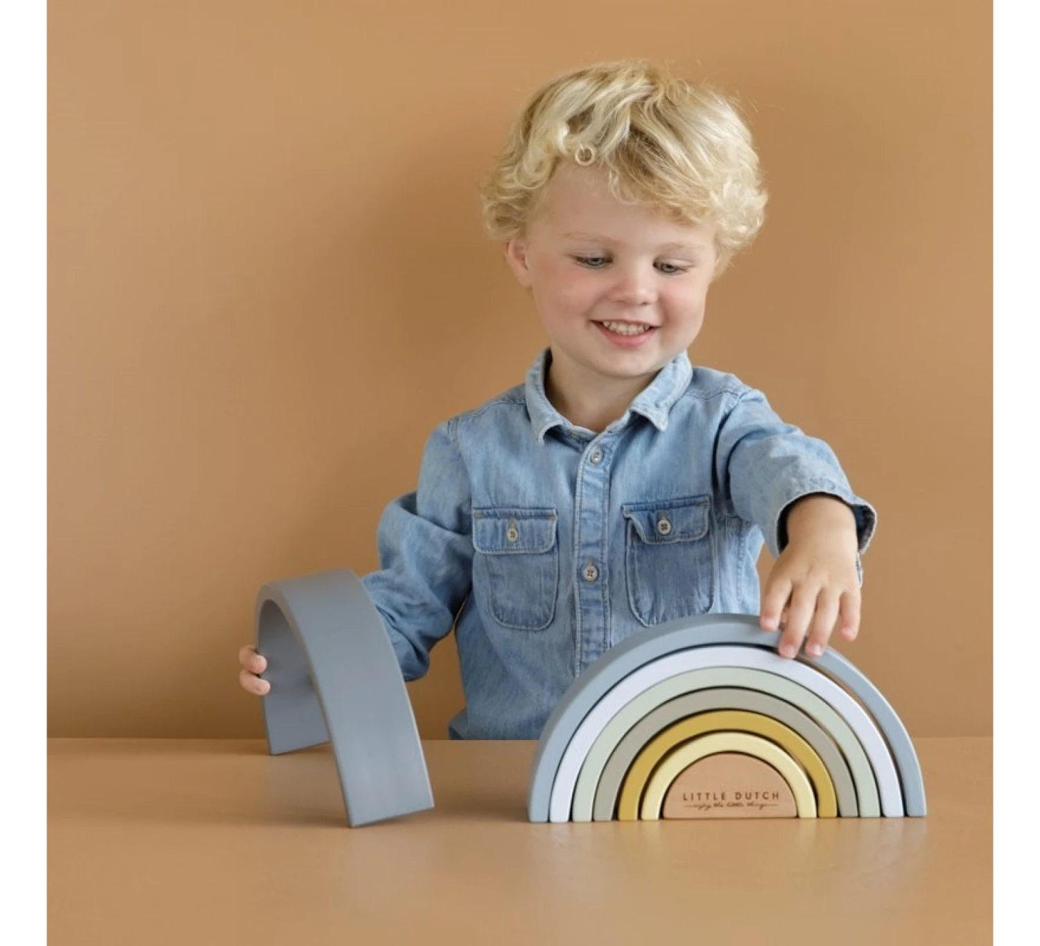 Little Dutch Regenboog Stapelaar - Blue 5 Little Dutch Regenboog Stapelaar - Blue - Image 3
