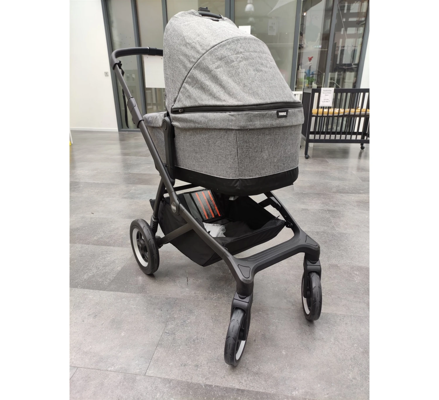 Thule Sleek Kinderwagen - Showmodel 4 Thule Sleek Kinderwagen - Showmodel - Image 2