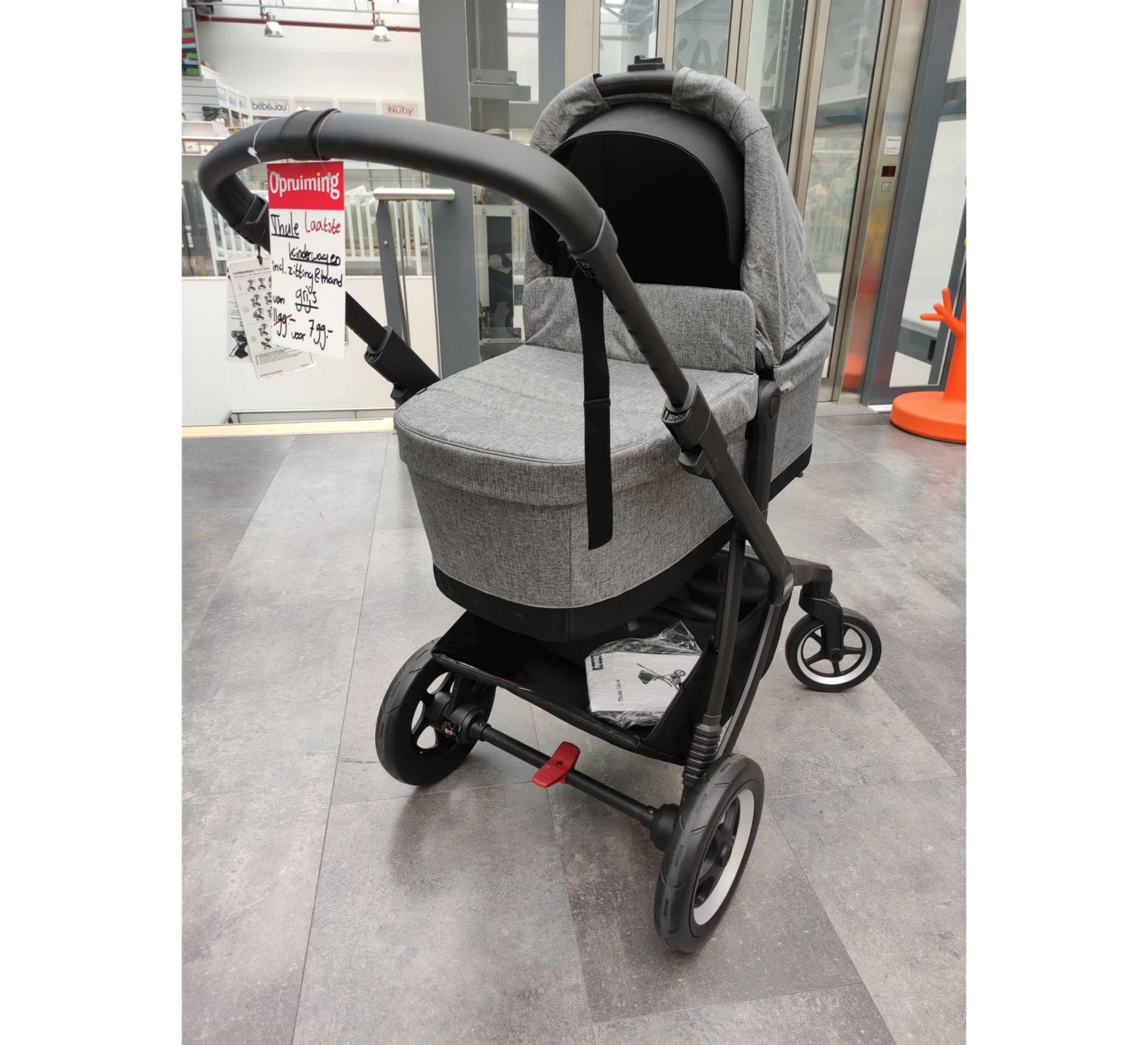 Thule Sleek Kinderwagen - Showmodel 5 Thule Sleek Kinderwagen - Showmodel - Image 3